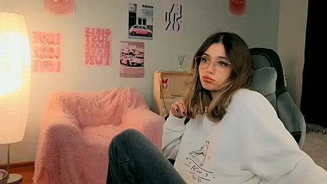 dinnerwithflowers Adlı Modelin Canlı XXX Sohbeti