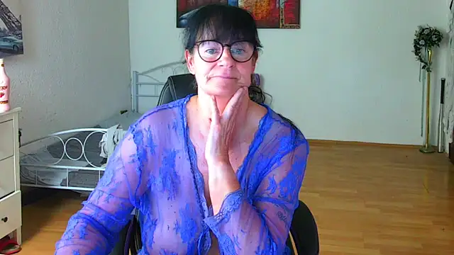 Syllyn Live XXX chat