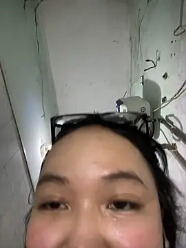 Leeeiuu ওয়েবক্যাম শো