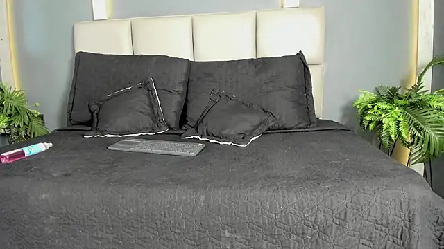 FemNoa ওয়েবক্যাম শো