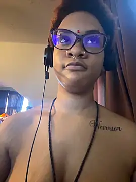 nickytheehawtie Show in webcam