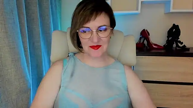 feliziaDesire Chat XXX live