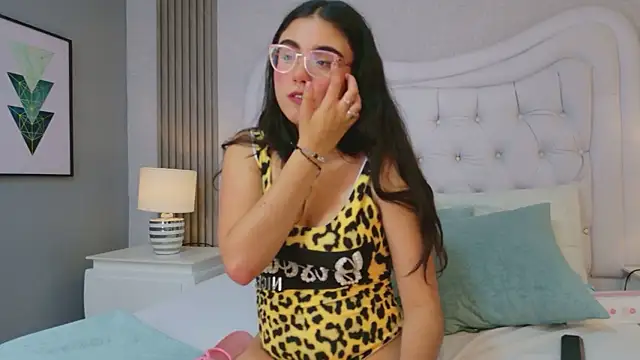 ScarlettPetrova Chat XXX live