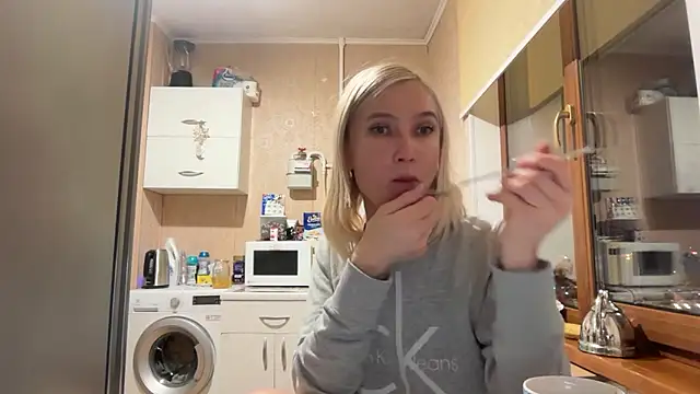 Pertunjukan Kamera Web AngelJeni