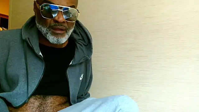 Pokazy przed kamerką – sinnernoir