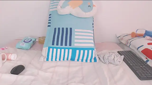 Chat +18 de shunrei_saan ao vivo