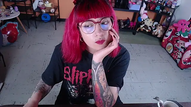 MissMiia2 élő XXX-chatje