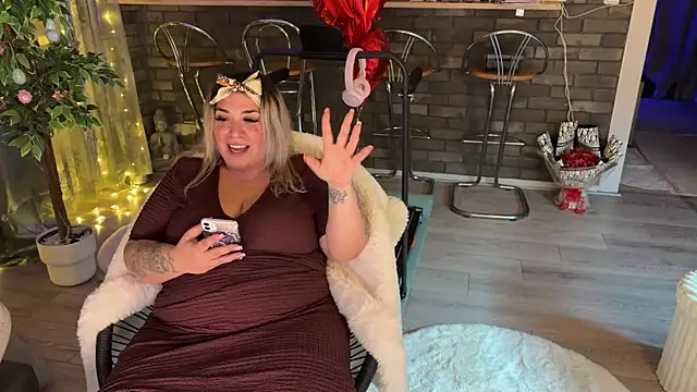 Monageil élő XXX-chatje