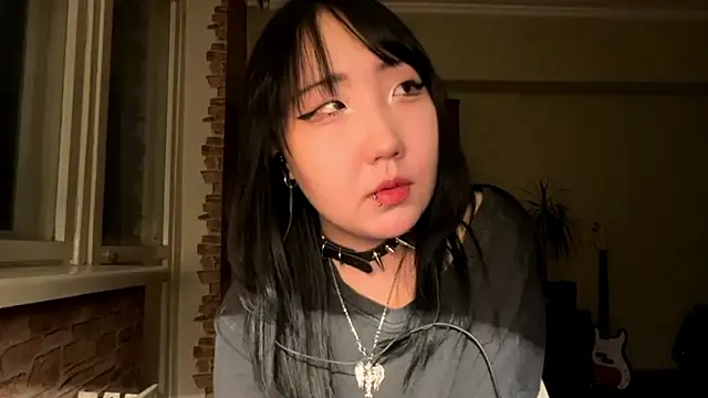 Yunananaa Live XXX Chat