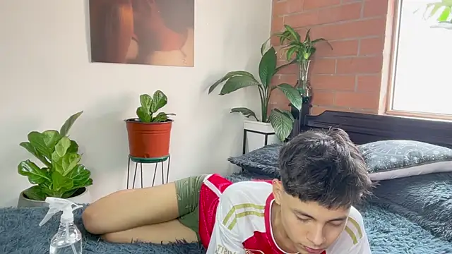 Andy_Belier23 Chat XXX in diretta