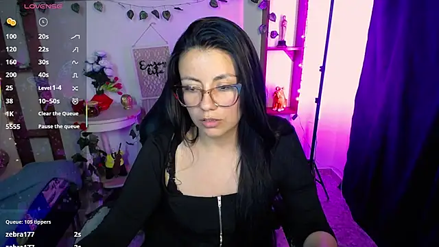 QueenRose94 Live XXX Chat