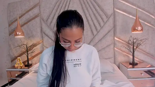 Pertunjukan Kamera Web AbbyLoius