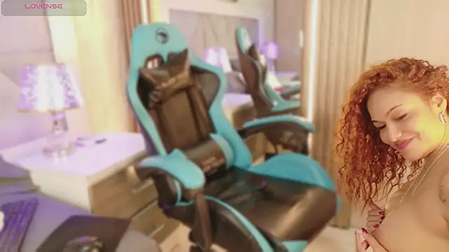 Pertunjukan Kamera Web SussyRoss