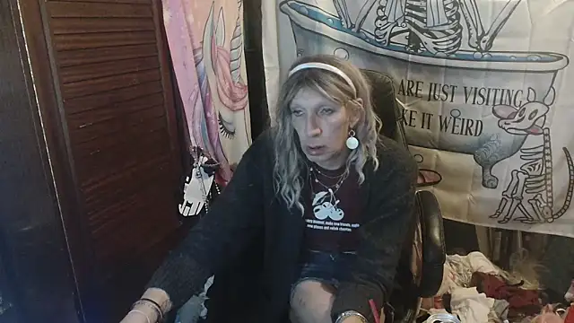 Ombeline1 élő XXX-chatje