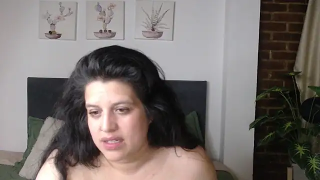 Chatroom XXX en direct de Andrea_secret_