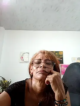 Chat XXX en directo de BustyMilf_