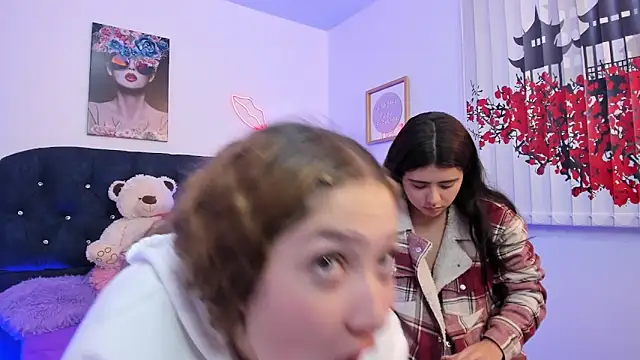 valeria_and_zoe's Live XXX Chat