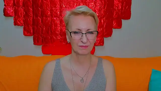 iamyourdream89 Adlı Modelin Canlı XXX Sohbeti