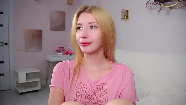 SunnivaCovil's Live XXX Chat