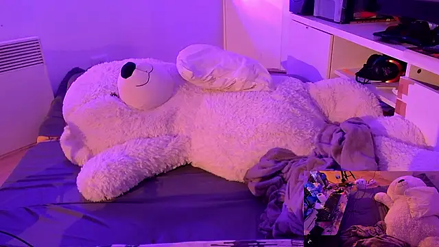 CeriseLapine Chat XXX in diretta