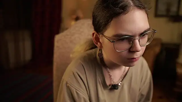 Онлайн чат XXX MyrlZangger