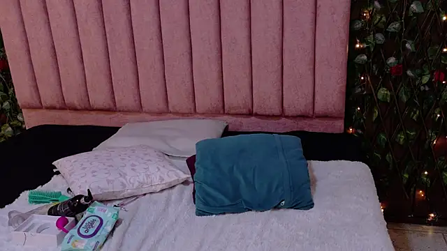 Chat +18 de MiaJanss ao vivo