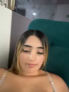 Онлайн чат XXX Antonella_Julieta