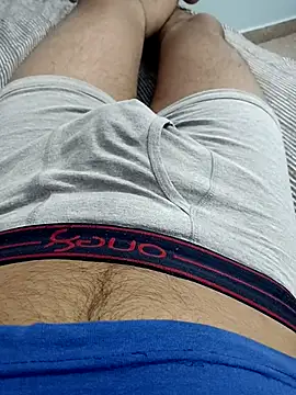 Czat XXX na żywo – Rocky-badboy_cum4me