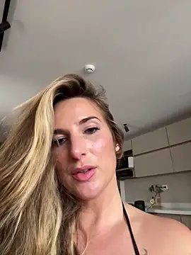 Thescorpionfr_ élő XXX-chatje