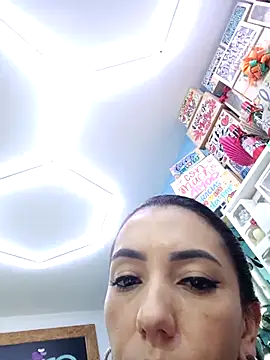 LunaZambrano 现场XXX聊天