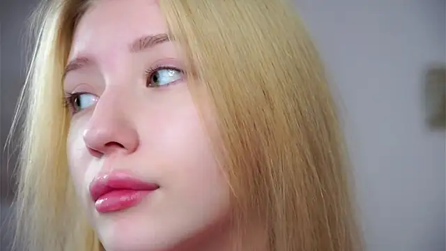 SunnivaCovil: онлайн-секс-чат