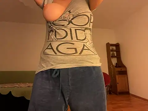 HoneyMakerr live XXX chat