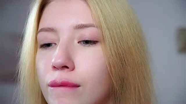 SunnivaCovil's Live XXX Chat