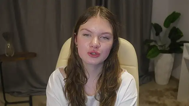 BrennaReul Adlı Modelin Canlı XXX Sohbeti