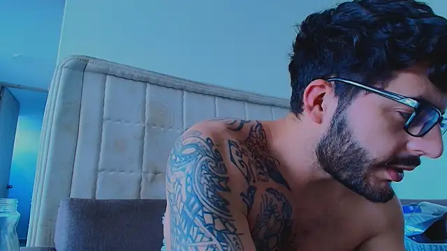 Chat XXX Live thomas_gun