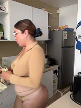 WHITEWOMEN_2n Webbikameraesitys