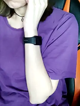 Aashikalaa Adlı Modelin Canlı XXX Sohbeti