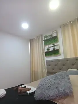 sasi_luna Adlı Modelin Canlı XXX Sohbeti