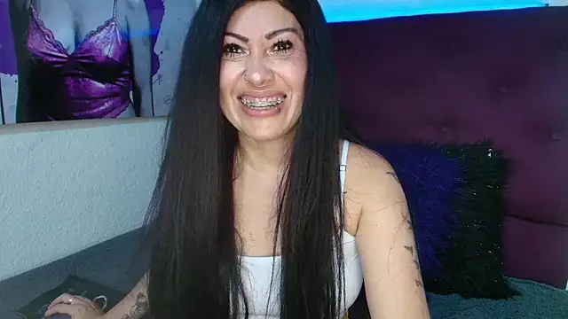 Tania_mature live XXX chat