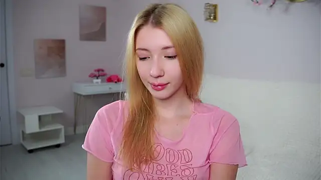 Chat +18 de SunnivaCovil ao vivo