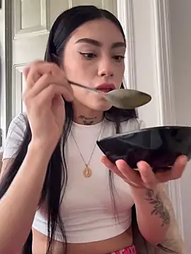 Bonny_Eva: απευθείας συνομιλία ΧΧΧ