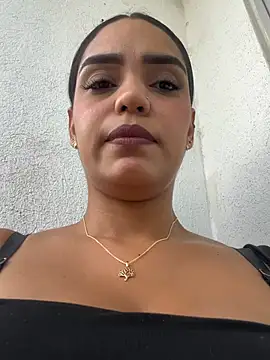 عرض كام Sara-77