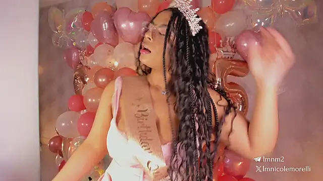 Nicolemorelli2: онлайн-секс-чат