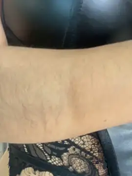 Pertunjukan Kamera Web MonicaMoret