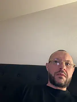 Guitccch Chat XXX live