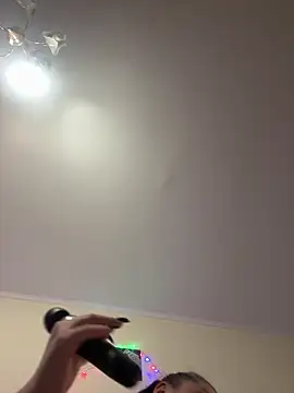 Evelinia Adlı Modelin Canlı XXX Sohbeti