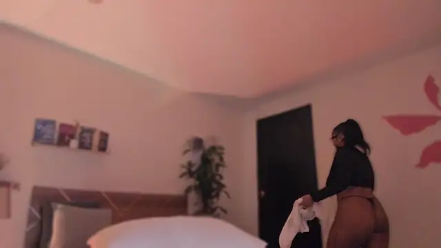 XXX chat uživo modela YariRose