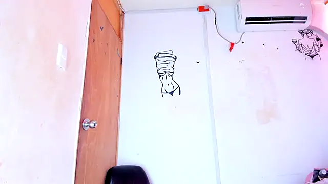 Emily_Coper18 Live XXX-Chat