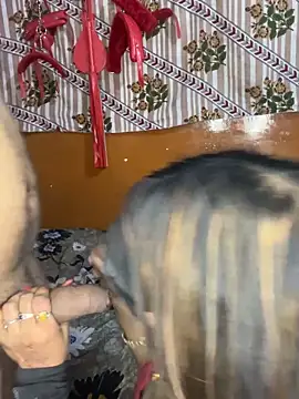 CUTI-NAINA – Live XXX-chat