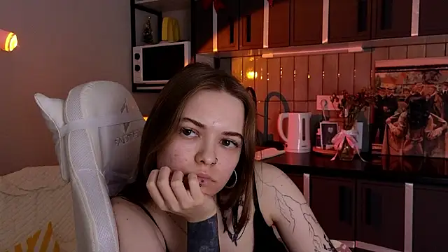 XXX chat uživo modela doll_lol_